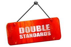 Gare au double standard