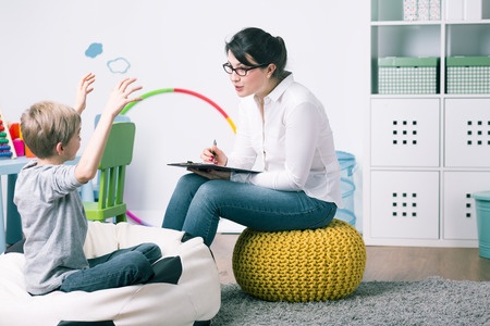 Trois rappels fiscaux pour vos clients qui attendent un enfant