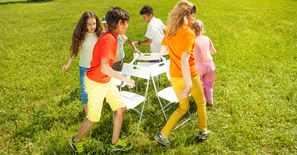 Jeu de chaises chez Fidelity