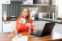Rembourser les dettes est encore la priorité financière de vos clients en 2016.