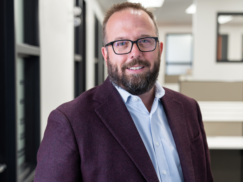 Une photo portrait de Marc Bérubé.