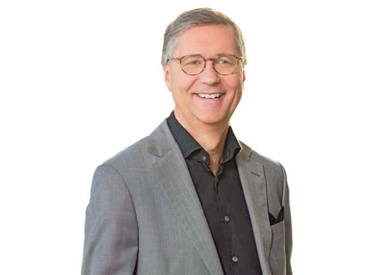 Photo portrait de Denis Ricard.