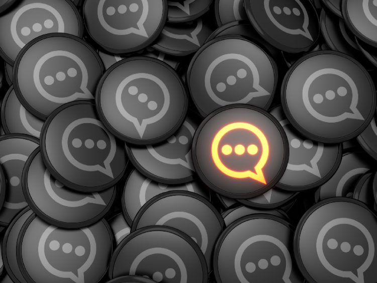 Icône unique de bulle de dialogue de chat. Démarquez-vous du concept de foule. Technologie de l’intelligence artificielle.