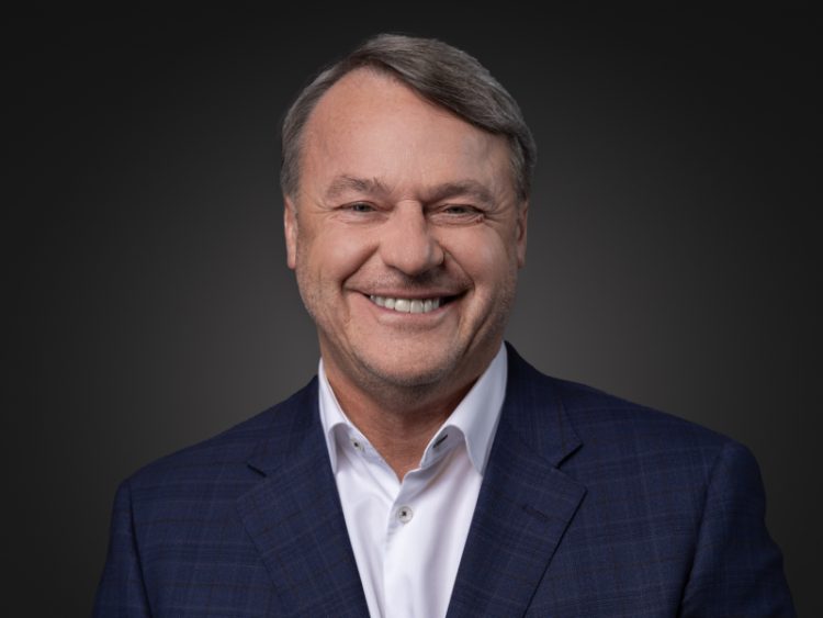 Une photo portrait de Sylvain Brosseau.