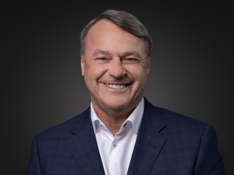 Une photo portrait de Sylvain Brosseau.