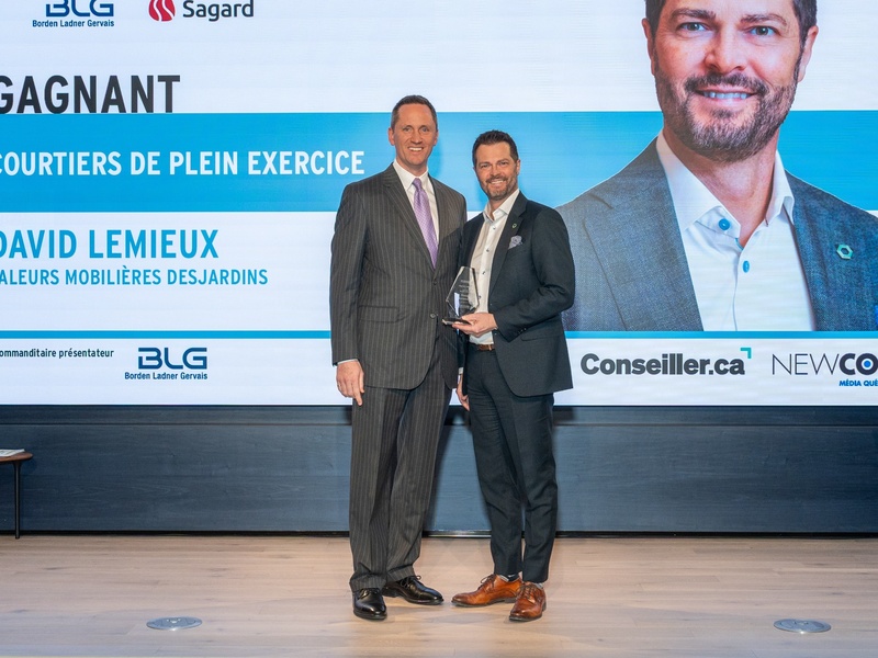 Photo prise à l'occasion du Top des leaders 2025. On y voit Joe Glionna avec David Lemieux.