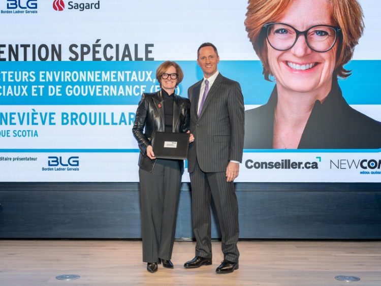 Photo prise à l'occasion du Top des leaders 2025. On y voit Joe Glionna avec Geneviève Brouillard.