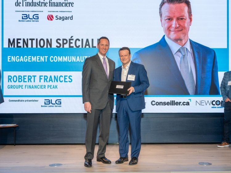 Photo prise à l'occasion du Top des leaders 2025. On y voit Joe Glionna avec Robert Frances.